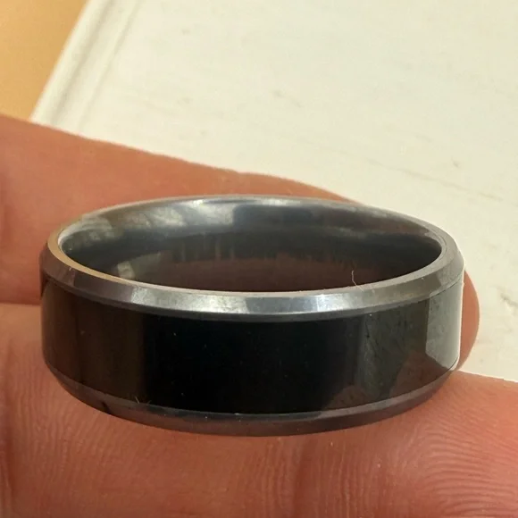 Black and Silver Ring - Picture 6 of 6